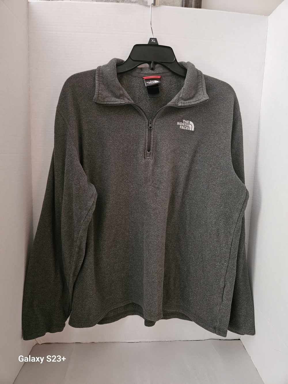 The North Face Men's Gray Quarter-Zip Fleece Pullover